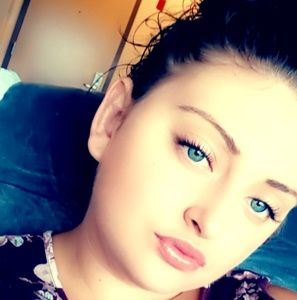 Meet your Posher, Kitra